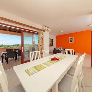 https://villa-lili-pula.pula-hotels.org