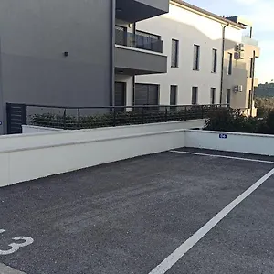 https://apartment-emarin.pula-hotels.org